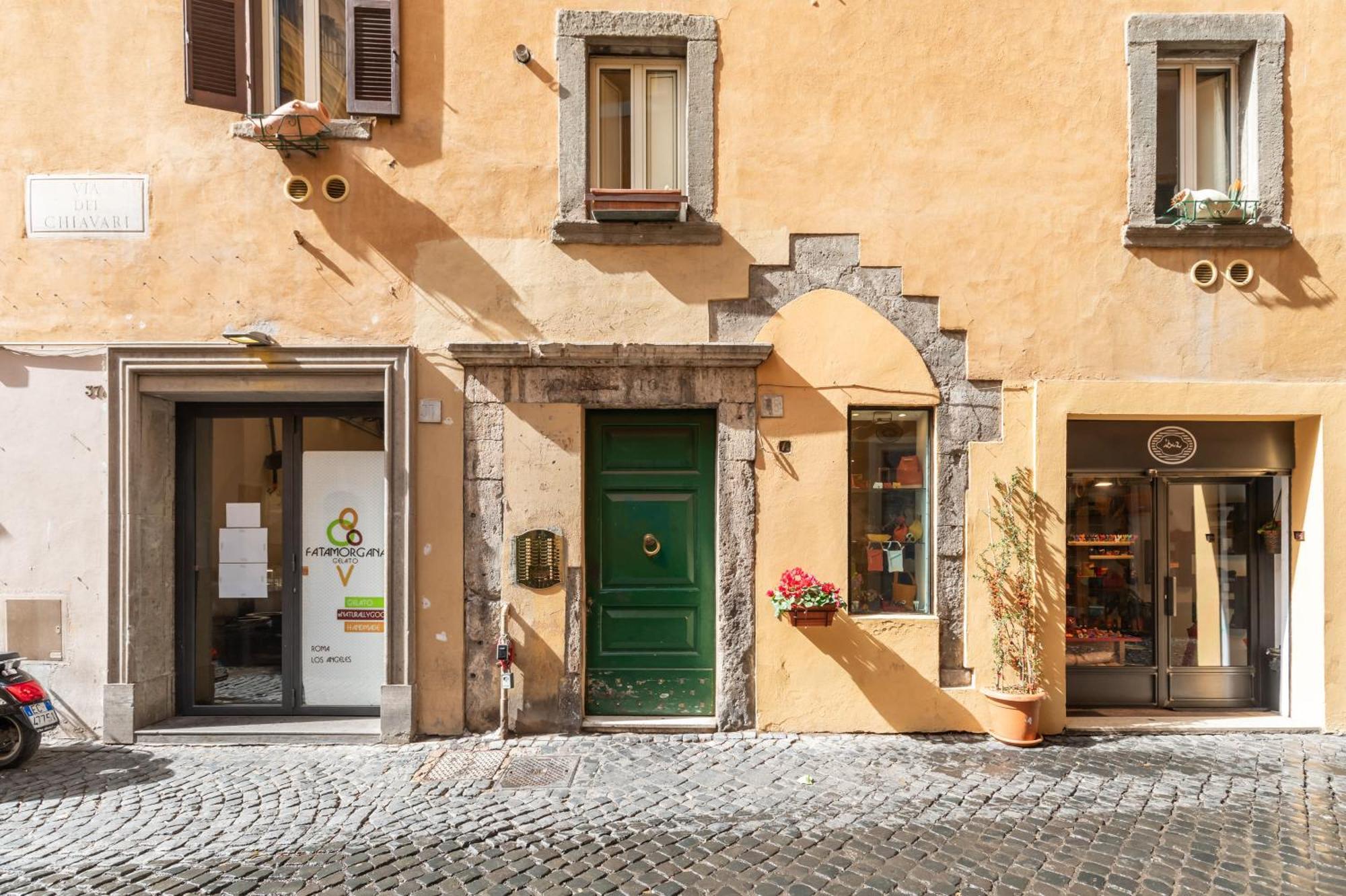 Campo De' Fiori Enchanting Attic Appartement Rome